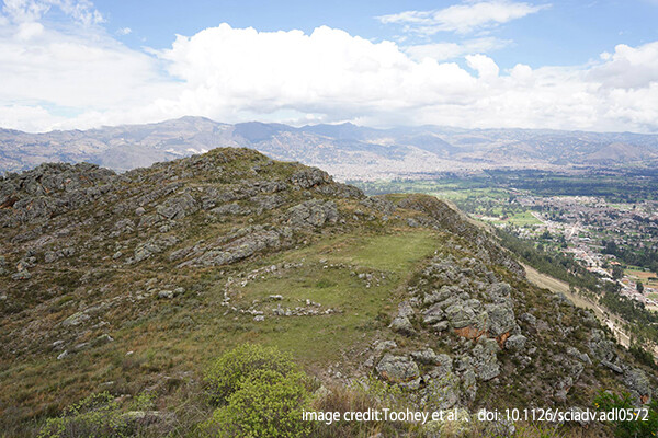 インカ以前に作られた約5000年前の古代ストーンサークルの謎（ペルー）