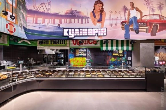人気ゲームGTAの世界観に憧れちゃったスーパーマーケットの店舗デザインをご覧ください（ウクライナ）