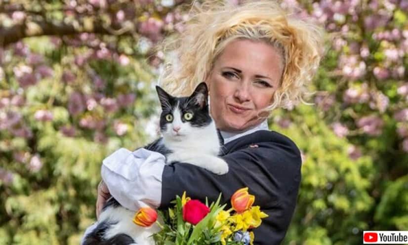 大家にペットを飼うことを拒否されないよう 猫と結婚した女性 カラパイア