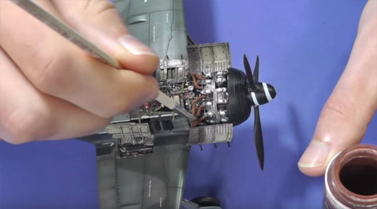 うわすご 驚くほど精巧 第二次大戦中の戦闘機 フォッケウルフfw190 A 8 R2エドゥアルト プラモデルのメイキング映像 カラパイア うわすご 驚くほど精巧 第二次大戦中の戦闘機 フォッケウルフfw190 A 8 R2エドゥアルト プラモデルのメイキング映像 カラパイア