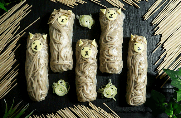 蕎麦を手づかみで食べられるしかわいい 生春巻きで巻いた蕎麦アルパカの作り方 ネトメシ カラパイア