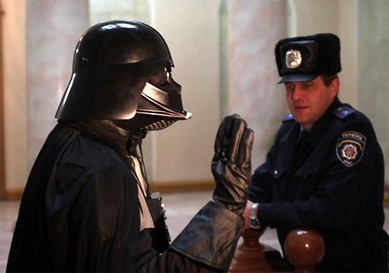 1331579692_the_unique_lives_of_cops_640_14