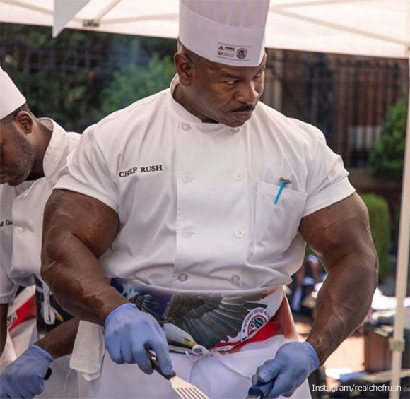 世界最強の料理人はホワイトハウスにいた！ムキムキの筋肉で腕を振るう（アメリカ）