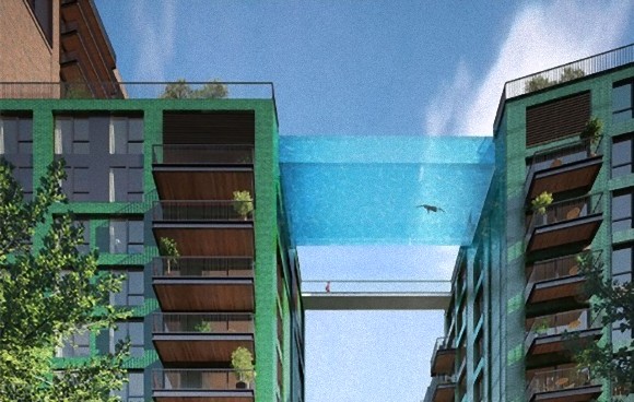 高所恐怖症激注意。2つのマンションの間に橋のようにかかる地上35メートルの透明スカイプール（イギリス）