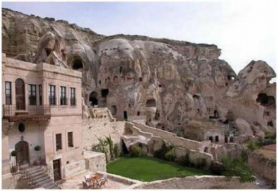 a_cave_hotel_640_02