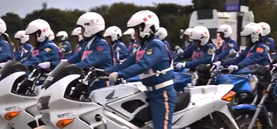 小柄な体から繰り出される高度なテクニック 女性白バイ隊員たちが一堂に会した 全国白バイ安全運転競技大会 カラパイア