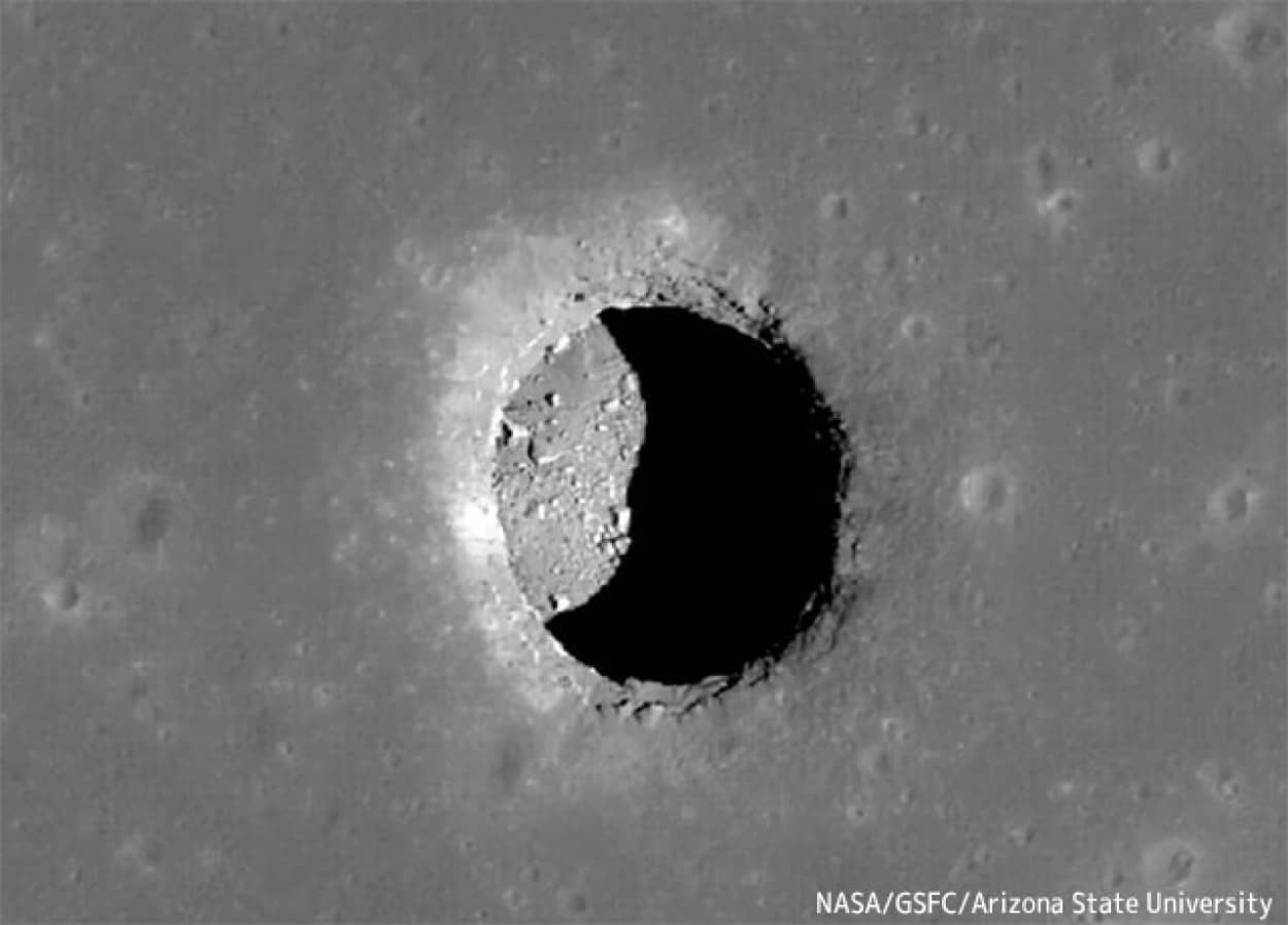 月に快適な温度の穴を発見