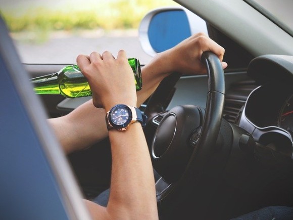 飲酒運転防止システムを全ての新車に搭載することを義務付ける法案が2026年までに施行（アメリカ）