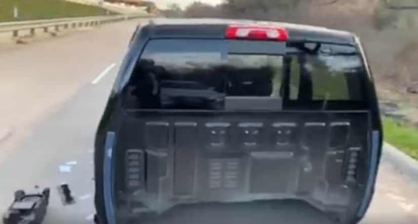 原型をとどめていない シボレー車を狙った窃盗犯の盗みっぷりがすごい アメリカ カラパイア 原型をとどめていない シボレー車を狙った窃盗犯の盗みっぷりがすごい アメリカ カラパイア