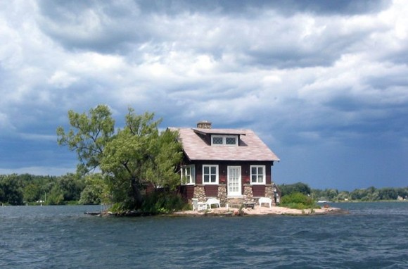 島には家が1軒だけ。世界最小の居住島「ハブ島」（アメリカ）