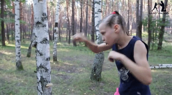 1分間に100発のパンチ ロシアの格闘少女 9歳のエヴニカちゃんが凄い カラパイア 1分間に100発のパンチ ロシアの格闘少女 9歳のエヴニカちゃんが凄い カラパイア