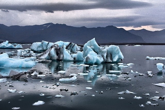 氷河の融解によってアラスカ沿岸部が直面している巨大津波のリスク（アメリカ）