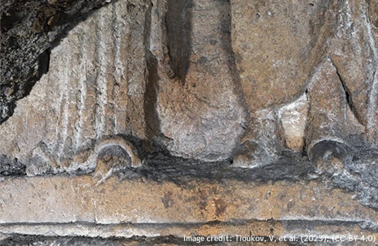 宇宙線で2500年前の古代ギリシャ時代の埋葬室を発見