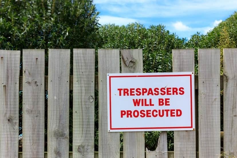 fence-3924553_640