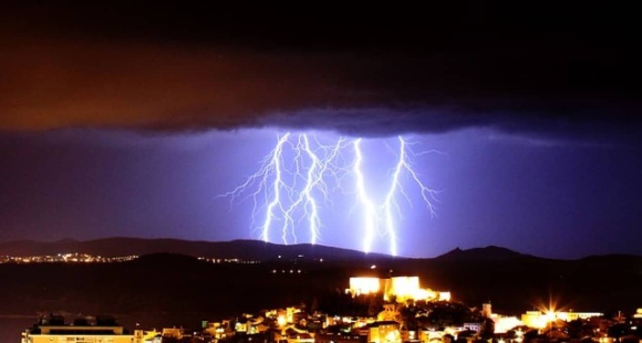 lightning-1506403_640_e