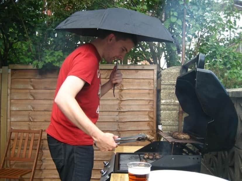 BBQ_rain