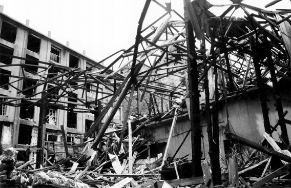 haunting_black_and_white_photos_of_japans_ghos_32