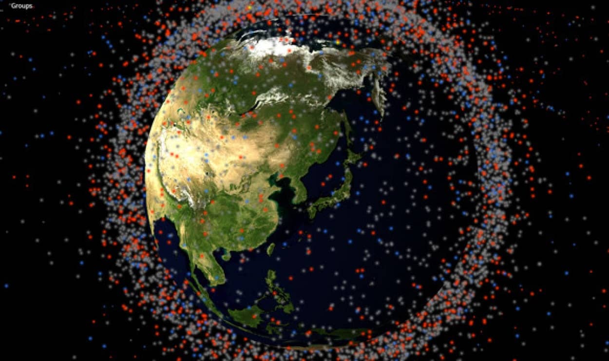 我々の頭上には今何がある スペースデブリ 衛星などの軌道をリアルタイムで見ることができるインタラクティブサイト カラパイア