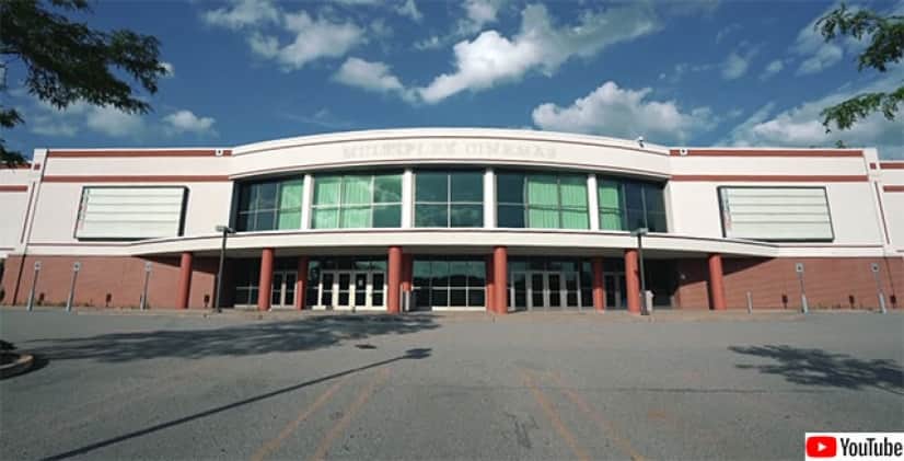 廃墟となった映画館探訪 06年に打ち捨てられていた映画館はまだ電気が通っていた カラパイア