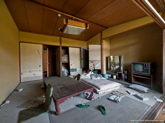 an_abandoned_hotel_in_japan_640_28
