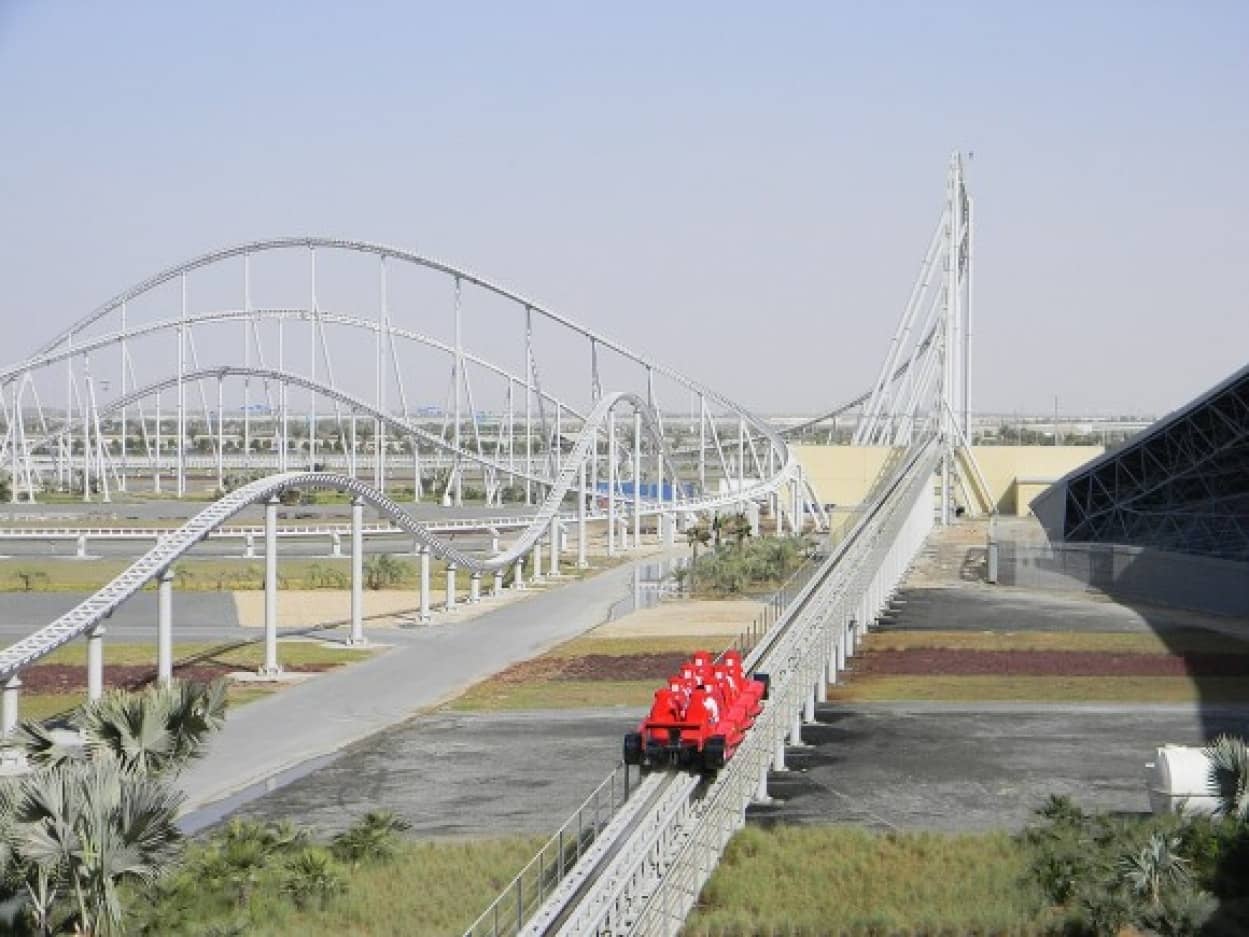 1200px-Formula_Rossa_coaster_e