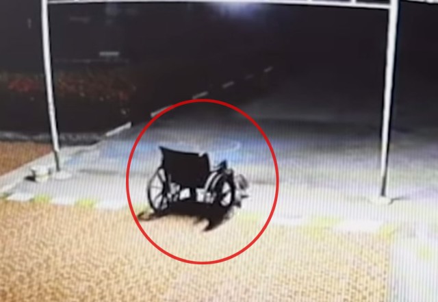 幽霊が動かした？タイの病院の監視カメラがとらえた怪しい動きをする車椅子