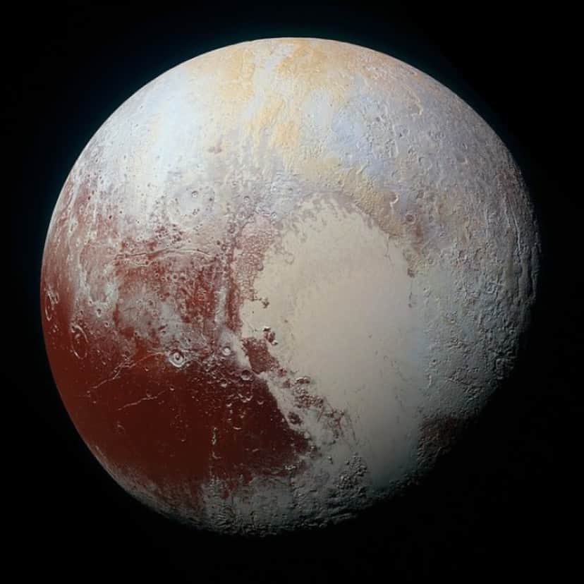 pluto-1315109_640_e