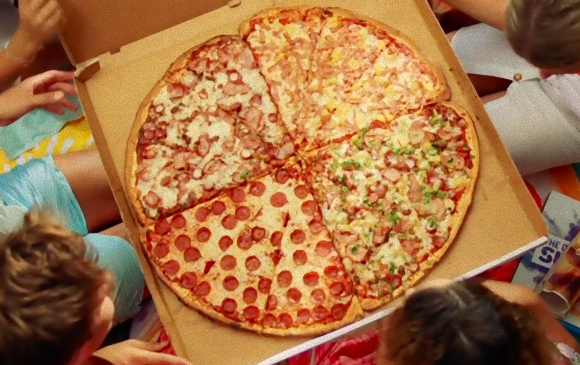 ドミノピザ 巨大すぎて配達できないピザをオーストラリアで限定販売 カラパイア