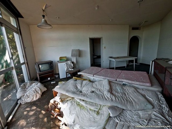 an_abandoned_hotel_in_japan_640_31