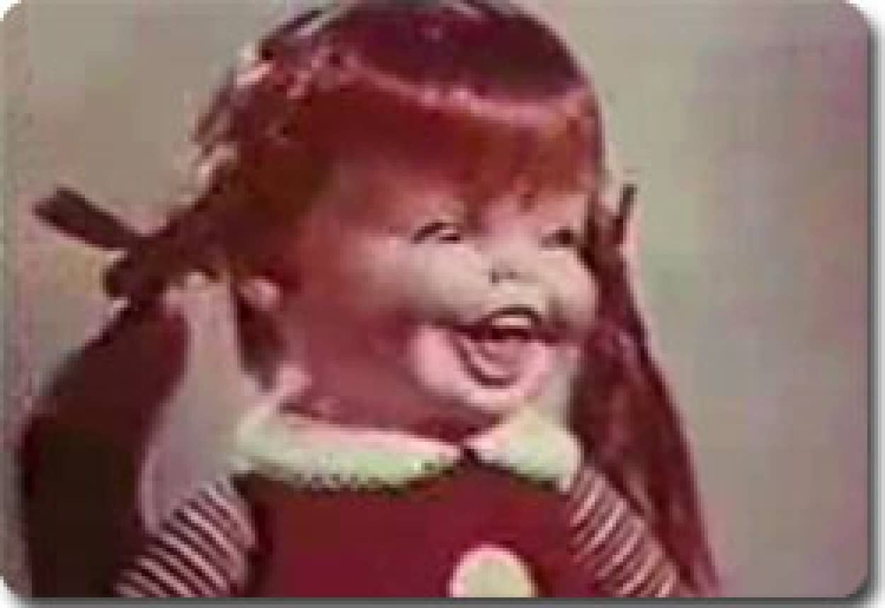 はいトラウマ確定 不気味に笑う人形のcm カラパイア