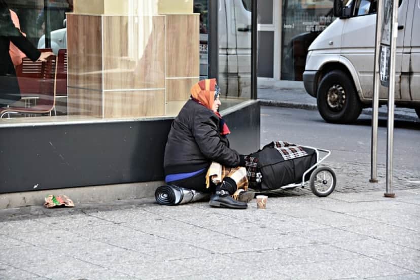 poverty-1423343_640