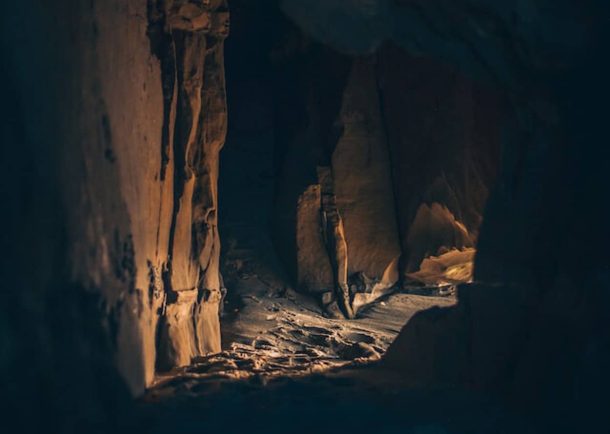 16,800年前の石器時代の洞窟住居を発見