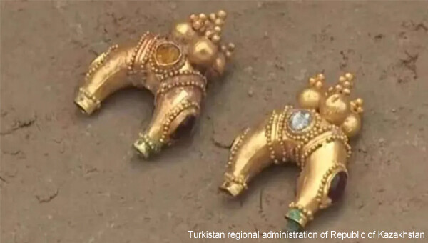 謎につつまれた遊牧国家の遺物。カザフスタンで2000年前の古墳から金の宝飾品が発見される