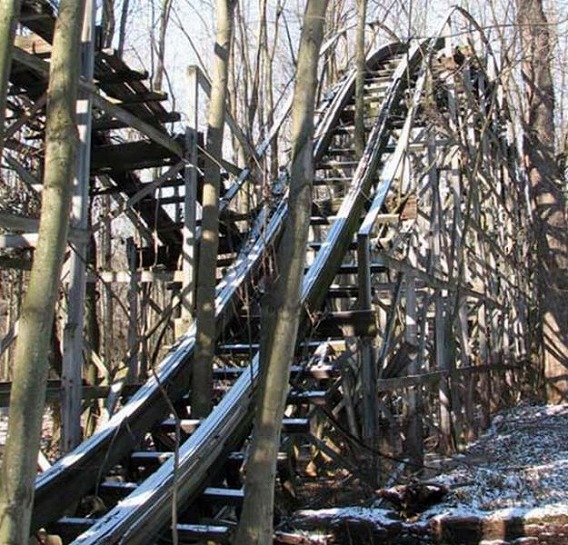 creepy_abandoned_roller_coasters_640_25