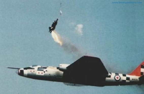 fascinating_pilots_ejections_640_10