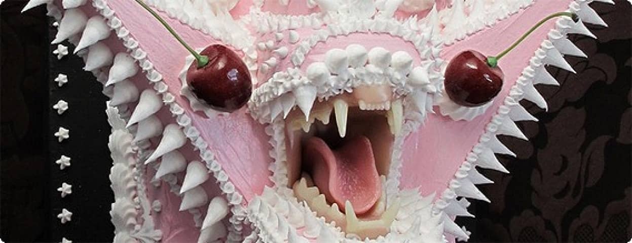 食べるつもりが逆に食べられそう ぱっくり口を開けた鋭い牙を持つケーキ カラパイア 食べるつもりが逆に食べられそう ぱっくり口を開けた鋭い牙を持つケーキ カラパイア