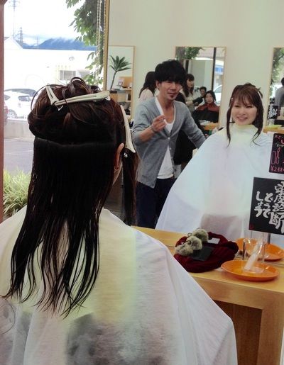 密かに 密かに