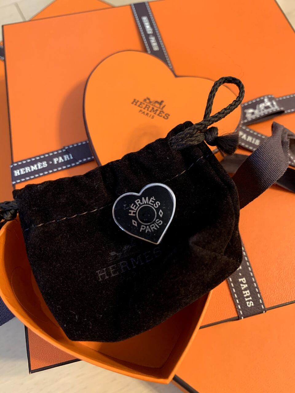 Hermes ツイリー用スカーフリング Mini Coeur Laque : 肉食系 ...