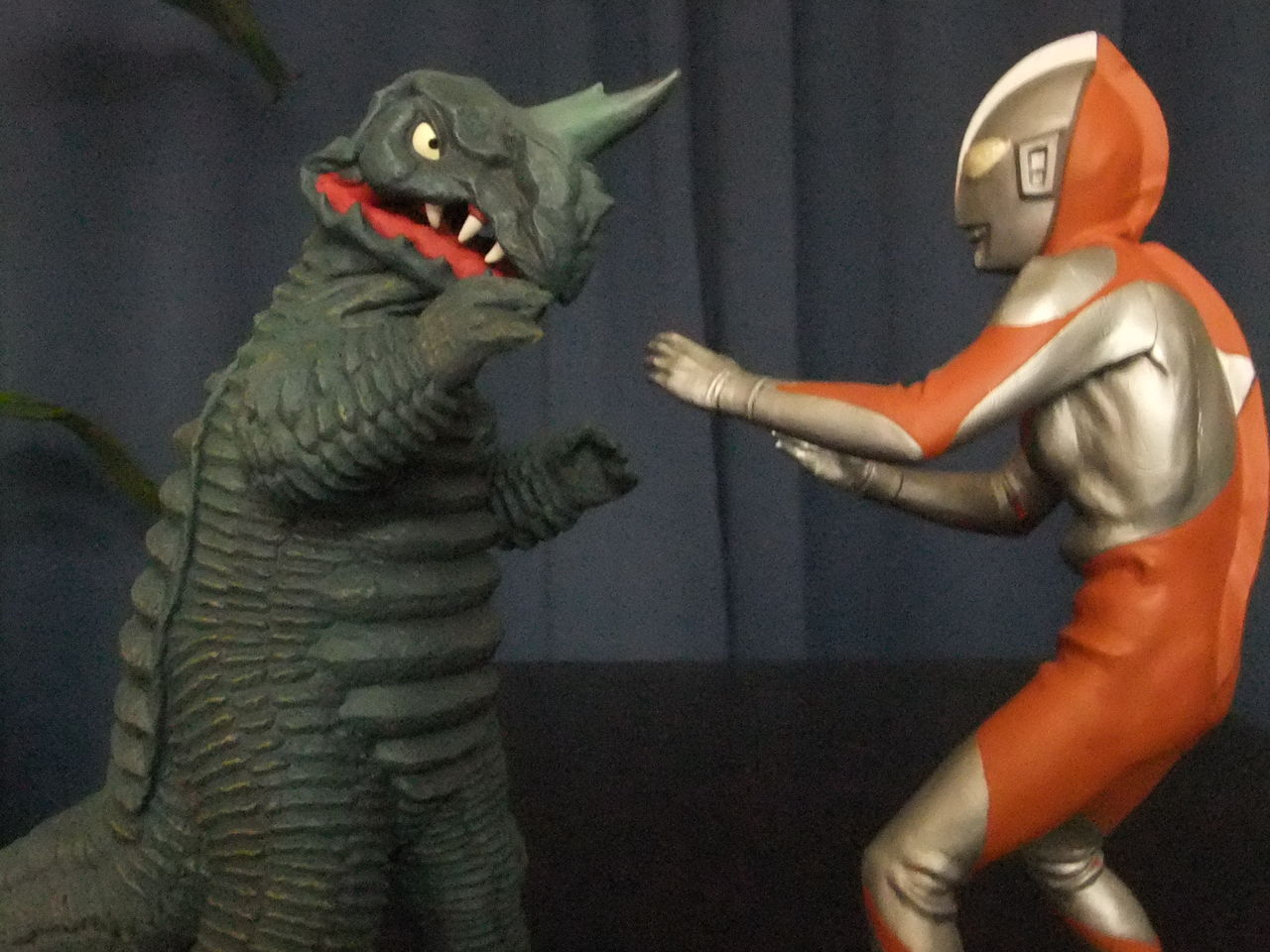 アボラス 怪獣郷 BANDAI アボラス (ウルトラ怪獣シリーズ162) ソフビ : おもちゃ