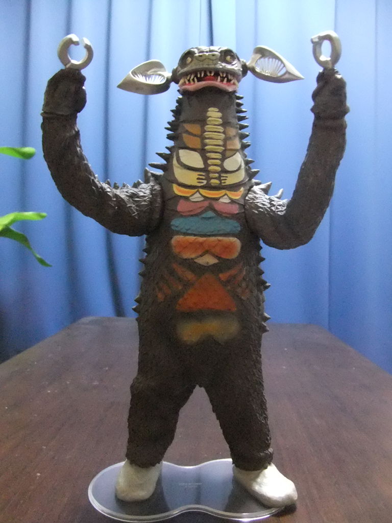 第22話 ギャンゴ : 怪獣部屋のストーリー