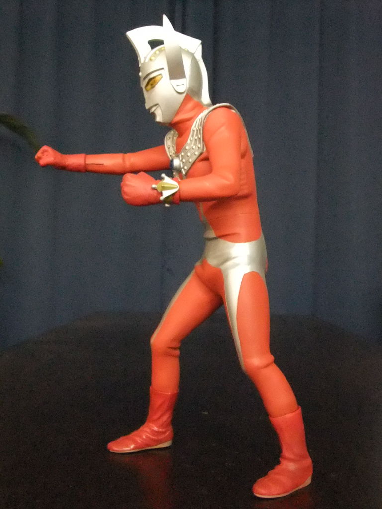 第62話 ウルトラマンタロウ : 怪獣部屋のストーリー