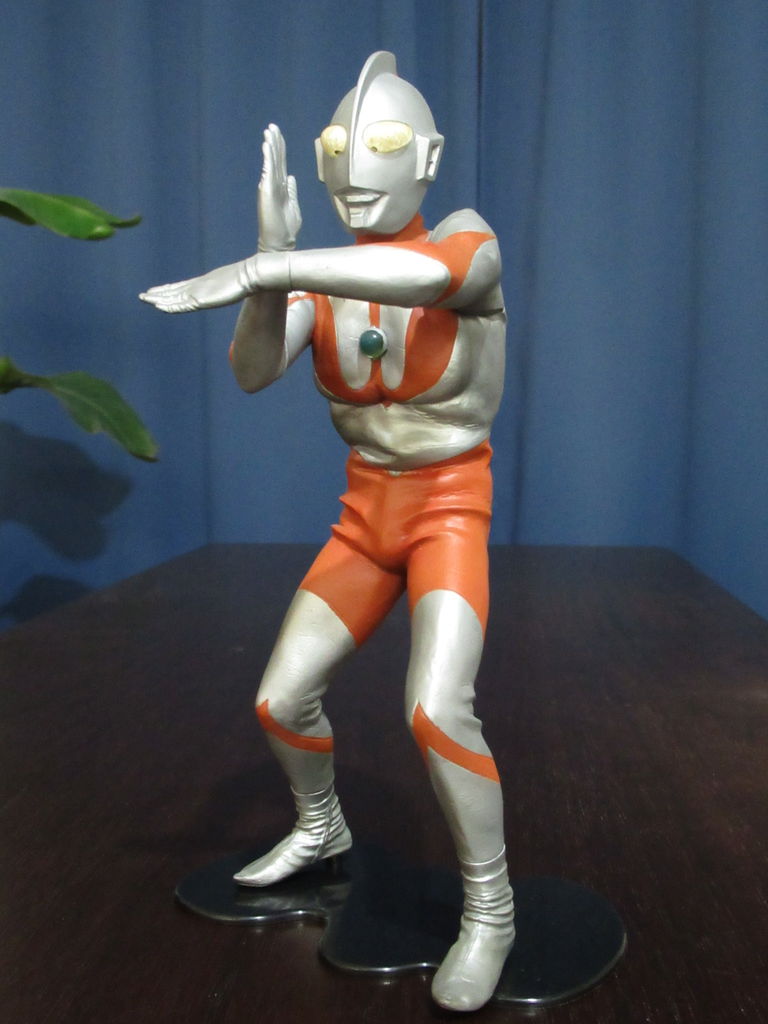 第107話 にせウルトラマンリペイント : 怪獣部屋のストーリー