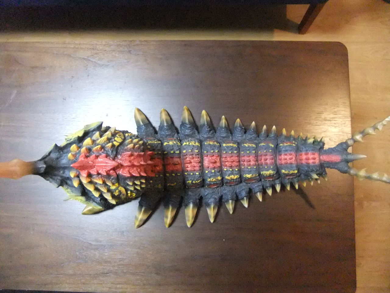 第6話 バトラ(幼虫) : 怪獣部屋のストーリー