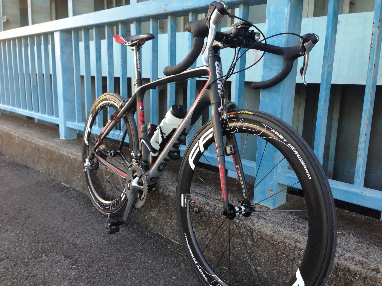 FAST FORWARD F6Rシェイクダウン : 和尚さんの日記