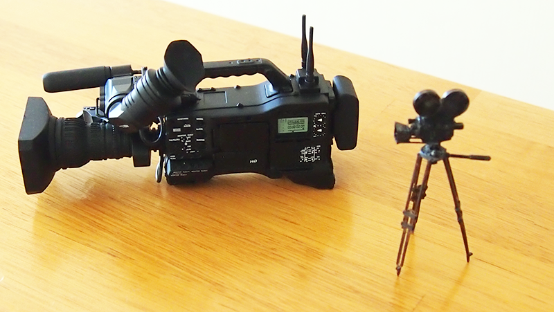 8 手のひらサイズ ミニチュア映画カメラのプラモデルを作った インディ ジョーンズみたいな人生を