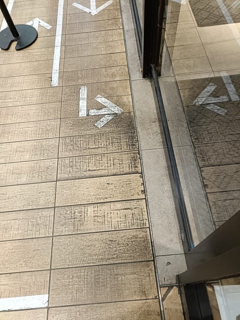 7849c715p8