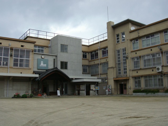 cM9OF
