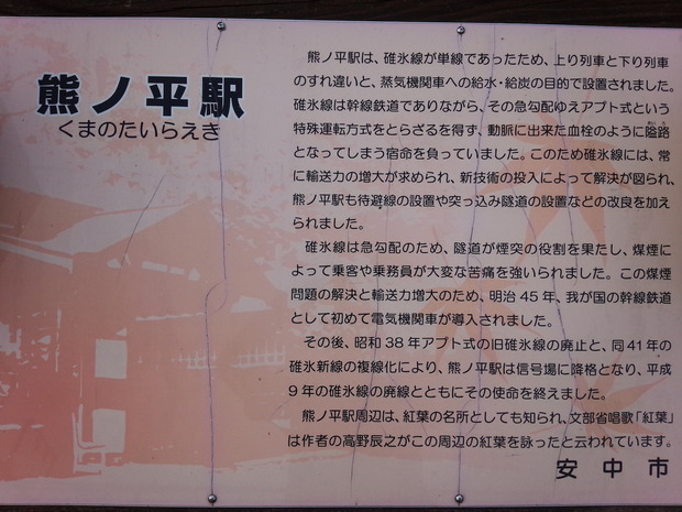 9UyakEi