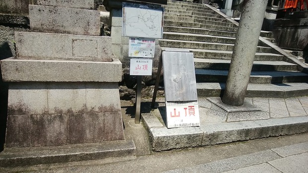 QAKOXjN