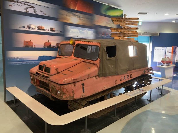 FzMjxeA